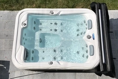 Jacuzzi
